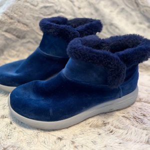 Skechers GOWalk So Soft Velvet Chugga Boots Navy Sz 8
